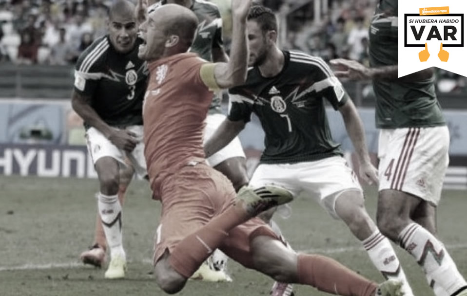Si hubiera existido el VAR: ¡Sí era penal! Falta de Márquez a Robben