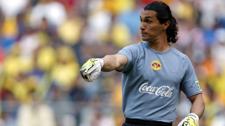 ADOLFO RÍOS. 2 veces Campeón de Liga, seleccionado nacional y un espectáculo en la portería. (FOTO: Twitter)