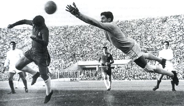 IGNACO CALDERÓN. El famoso Cuate. En los 60s y 70s, Ignacio era una figura dentro y fuera de las canchas. (FOTO: Twitter)