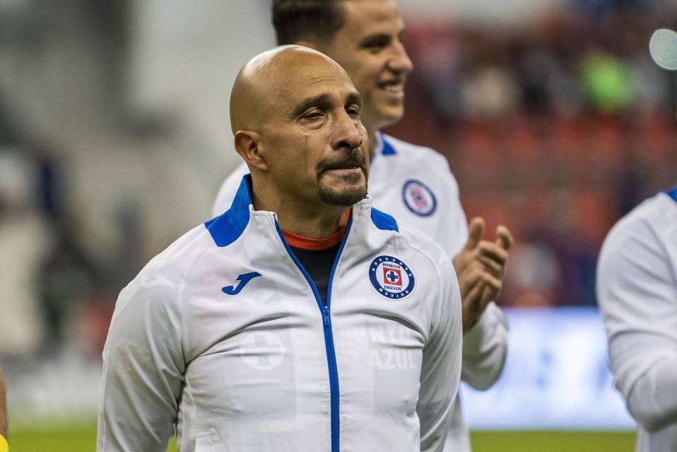 ÓSCAR PÉREZ. El entrañable Conejo. Debutó de Cruz Azul pero jugó en muchos clubes, en todos, rindiendo al máximo (FOTO: Twitter)