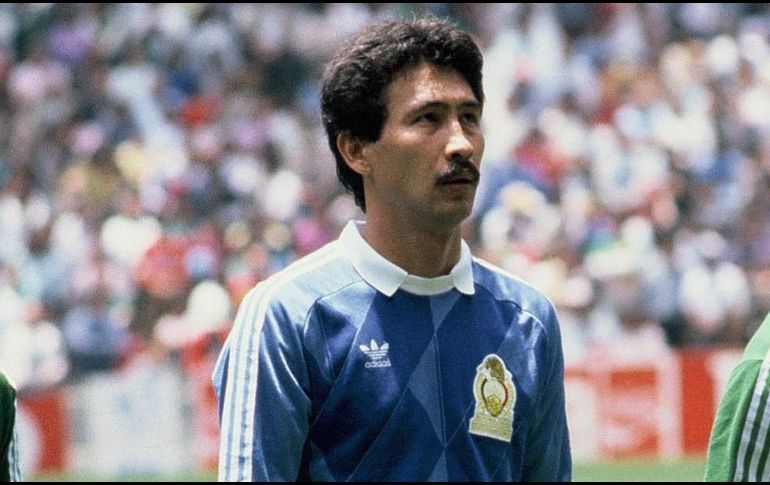 PABLO LARIOS. Un adelantado a su época. Entre 80s y 90s, Larios se cansó de volar por las porterías del futbol mexicano. (FOTO: Twitter)