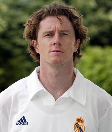 Steve McManaman, el inglés recordado por sus goles a lo 'Karate Kid'.