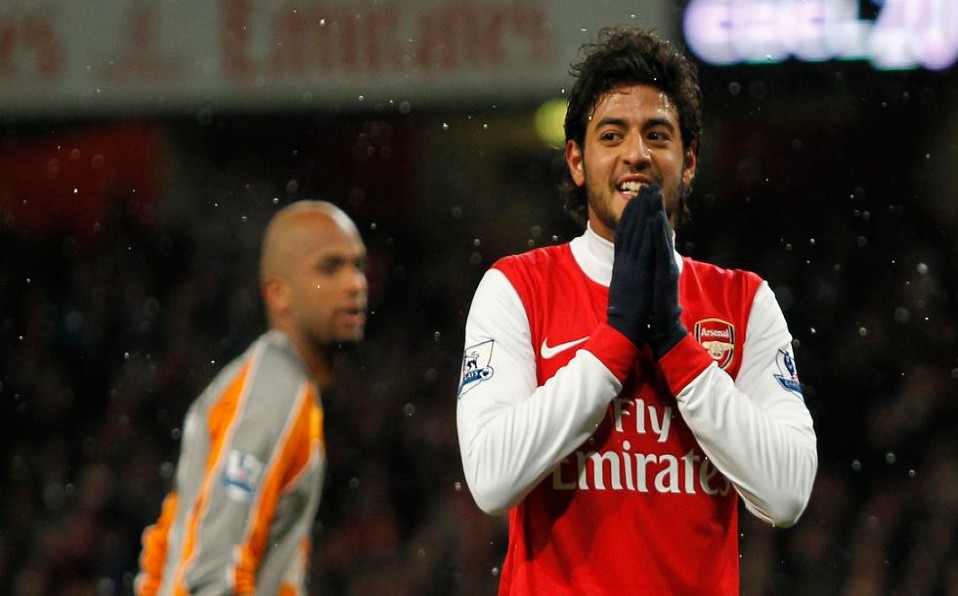 Vela tuvo destellos con el Arsenal. (AFP)