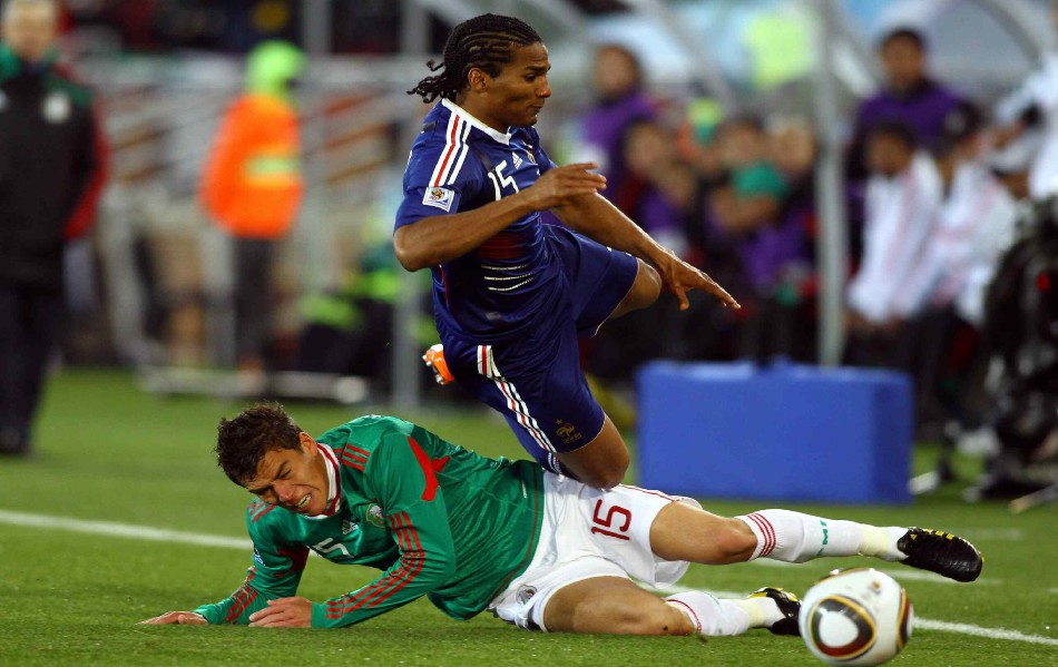 La defensa mexicana se comportó a la altura. Héctor Moreno comenzaba a brillar.  (Mexsport)