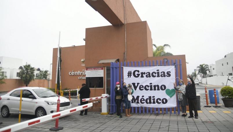 Los vecinos y su muestra de solidaridad con quienes luchan contra el Coronavirus.
