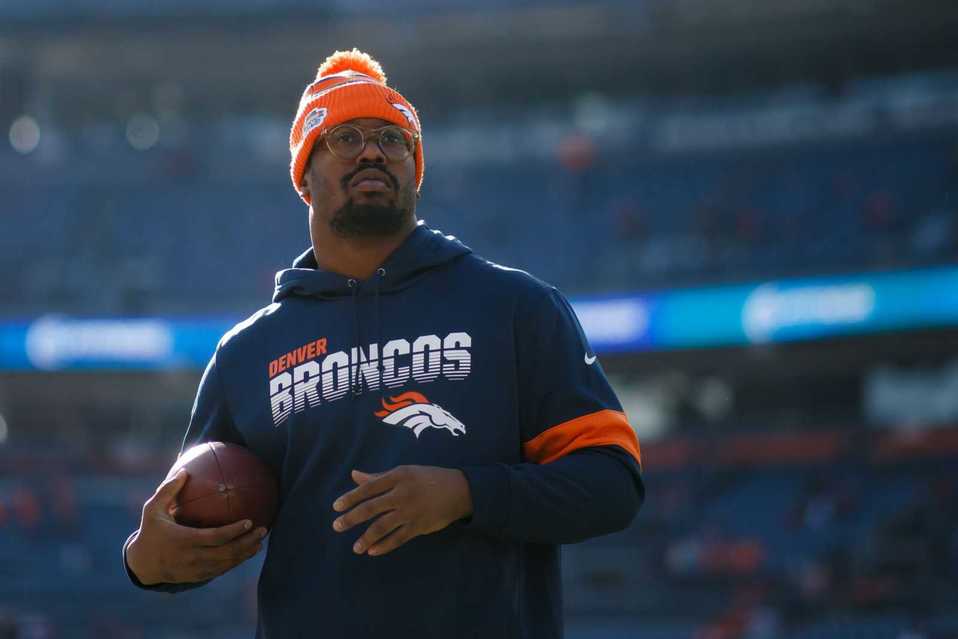 Von Miller es el segundo jugador NFL con Covid-19. (Foto: AFP)