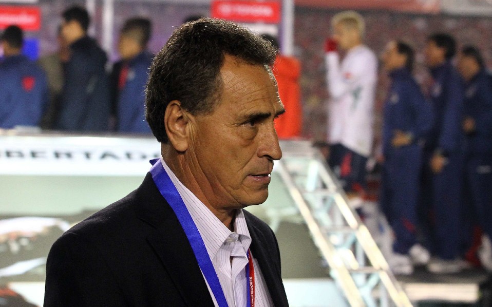 En la Liguilla, un Guadalajara mermado se quedó en los Cuartos de Final al perder con el Morelia. (Mexsport)