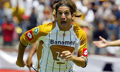 Bruno Marioni consiguió el campeonato de goleo con Pumas en el Clausura 2004 con 16 goles. FOTO: Mexsport