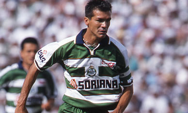 Borgetti repitió como goleador en el Verano 2001 con 13 goles. FOTO: Mexsport