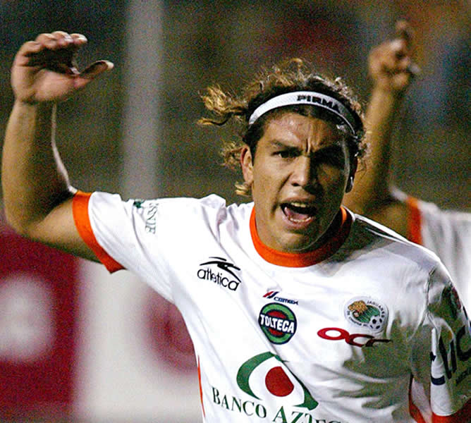 Salvador Cabañas fue campeón de goleo con Jaguares en el C2006 con 11 dianas. FOTO: Mexsport