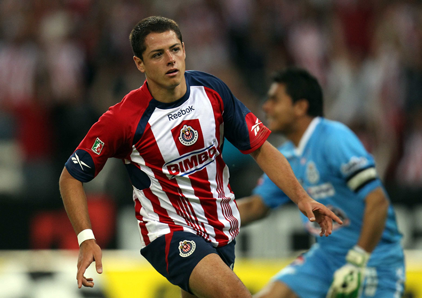Javier Hernández fue el goleador del Bic. 2010 con 10 tantos con Chivas. FOTO: Mexsport