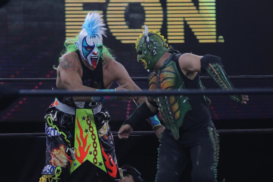 Todos los luchadores fueron revisados antes de ingresar al estudio. (AAA)