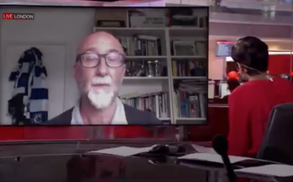 La BBC entrevistó al escritor Ivor Baddiel. (Captura de pantalla)