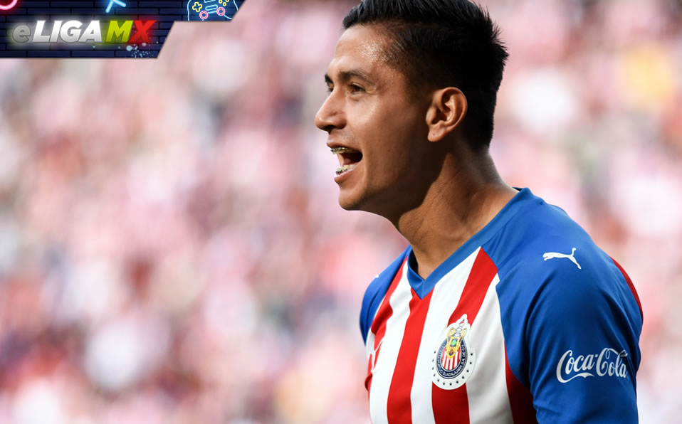 Dieter Villalpando suma un empate y una derrota con Chivas en la eLiga. (Imago7)