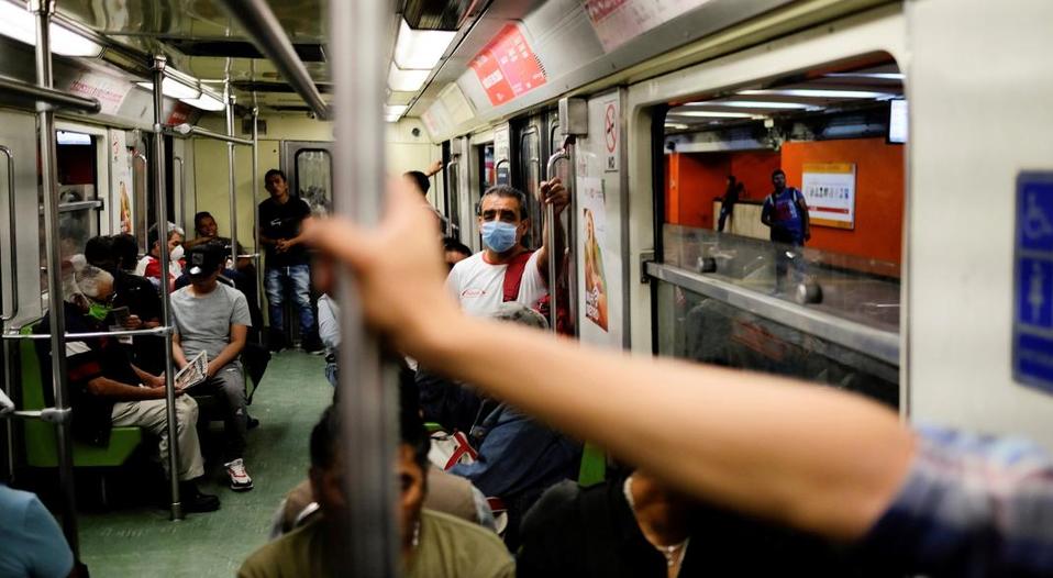 El Metro de la CDMX ya exige el uso de cubrebocas para sus pasajeros.