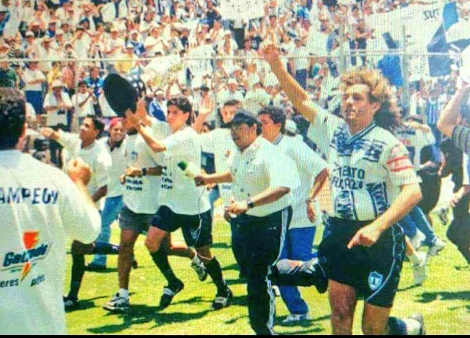Pachuca: 2 títulos (1995-96 e Invierno 1997)