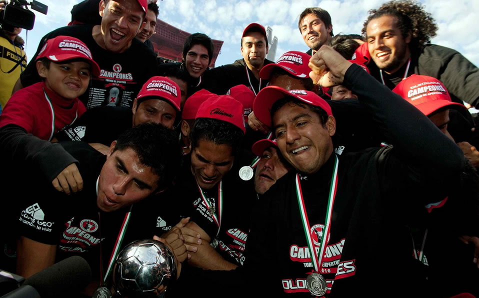Apertura 2010: Tijuana ganó su medio boleto al máximo circuito derrotando 3-0 al Veracruz.