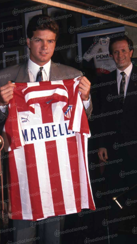 En México se dio el anuncio de su fichaje por el Atlético, días antes de viajar a Madrid a incorporarse con el equipo. (FOTOTECA MILENIO)