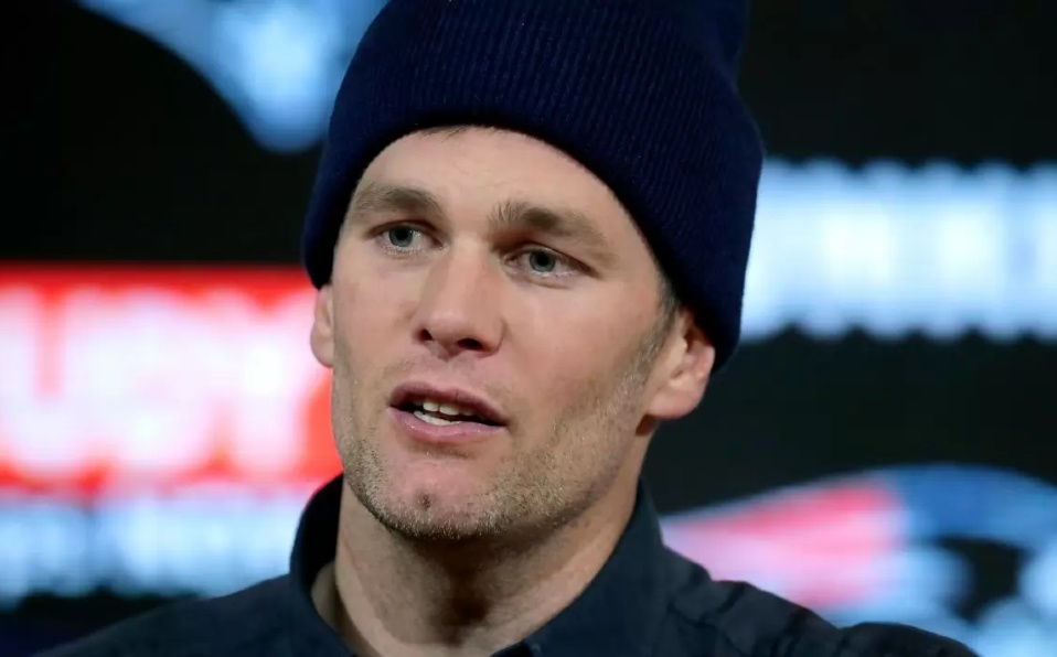 Tom Brady fue enviado a su casa luego de haber sido encontrado en un parque haciendo ejercicio. Foto: AP