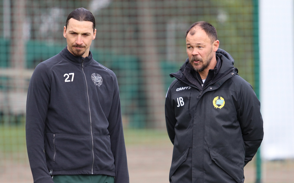 Zlatan Ibrahimovic se entrena en Suecia (Twitter @Hammarbyfotboll)