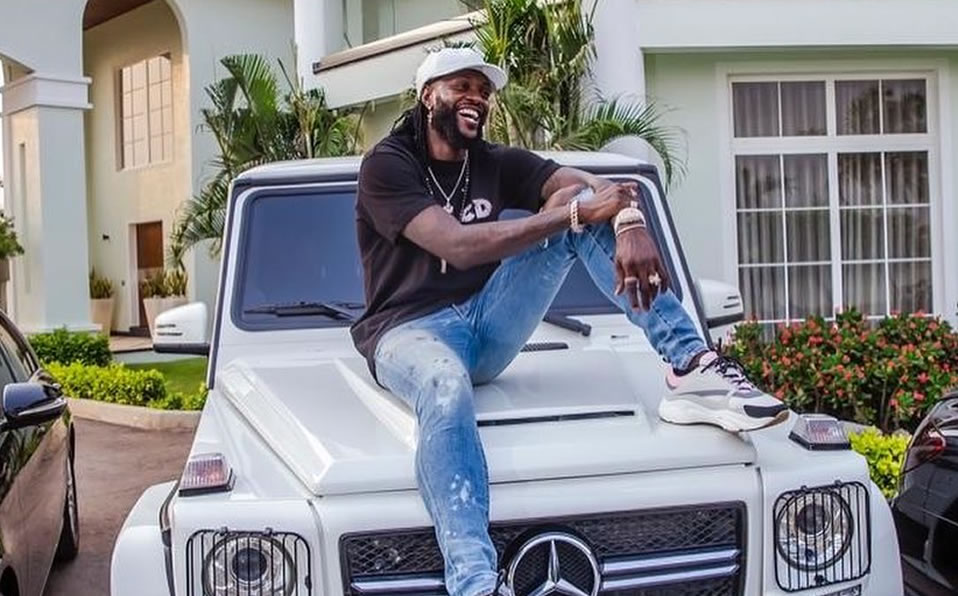 El futbolista fue muy claro con su decisión de no ayudar. (e_adebayor)