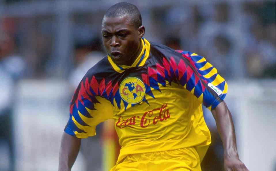 Kalusha Bwalya jugó para el América a mediados de los 90. (Foto: Mexsport)