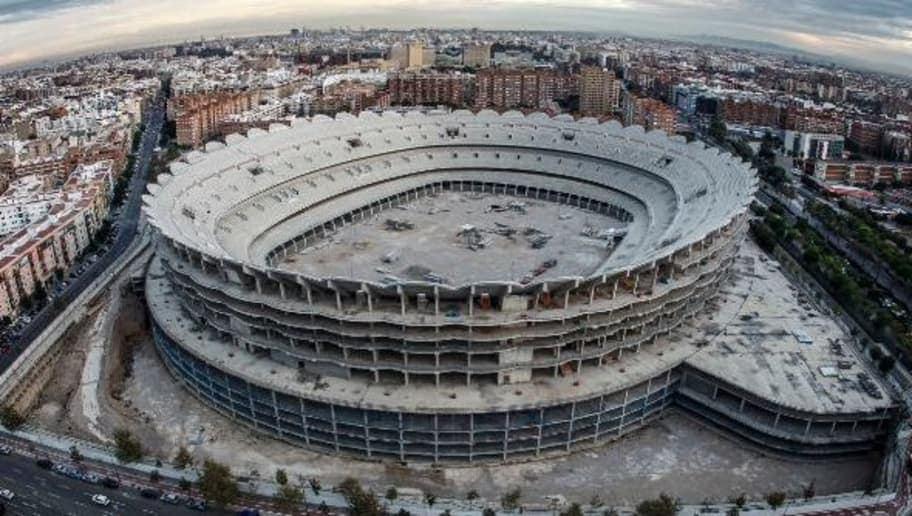 La idea era que el Valencia tuviera un nuevo Estadio, pero ya son 10 años en obra.