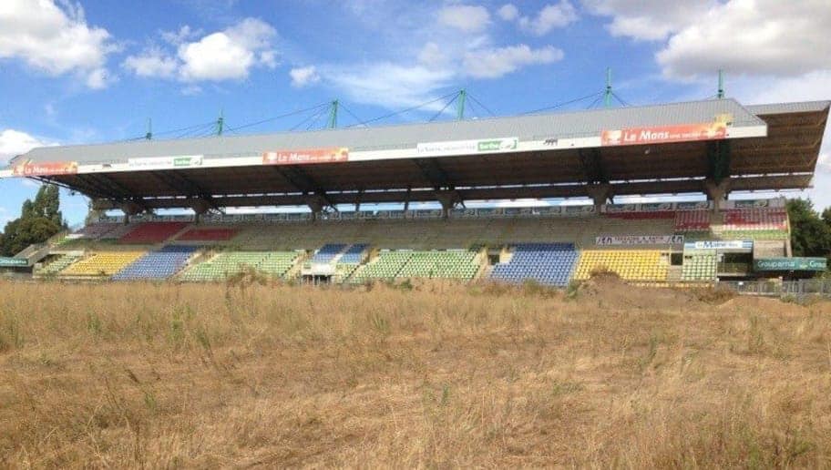 El Stade Léon-Bollée, fue la guarida del Le Mans, estuvo abierto hasta 2011.