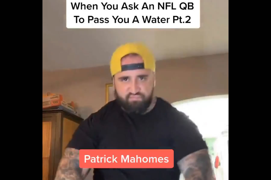 Patrick Mahomes fue uno de los mejor librados en el TikTok.