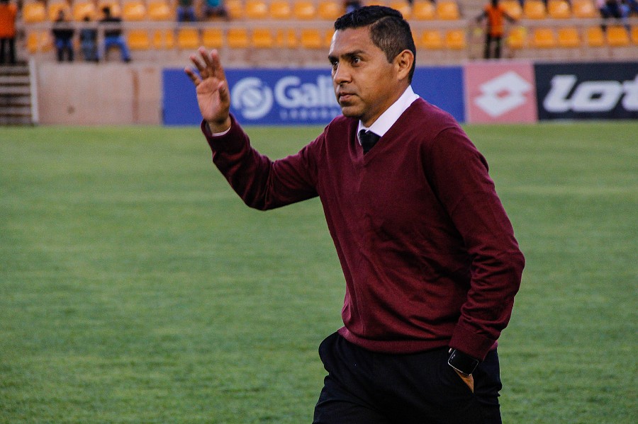 Ramón Morales dirigió a Coras Tepic en el Ascenso MX y también de forma interina a las Chivas. FOTO: Imago7.