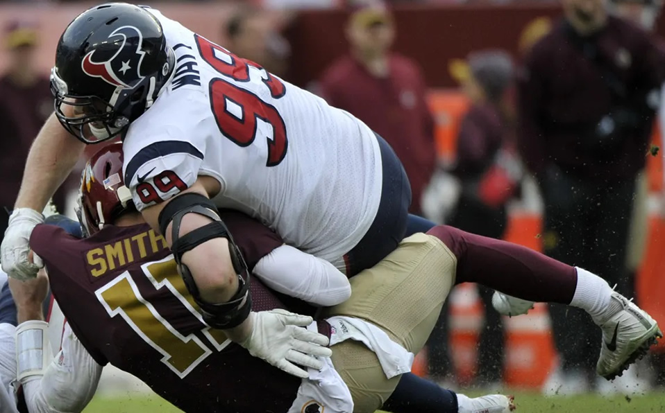 Alex Smith casi pierde la pierna ante los Houston Texans (colts.com)