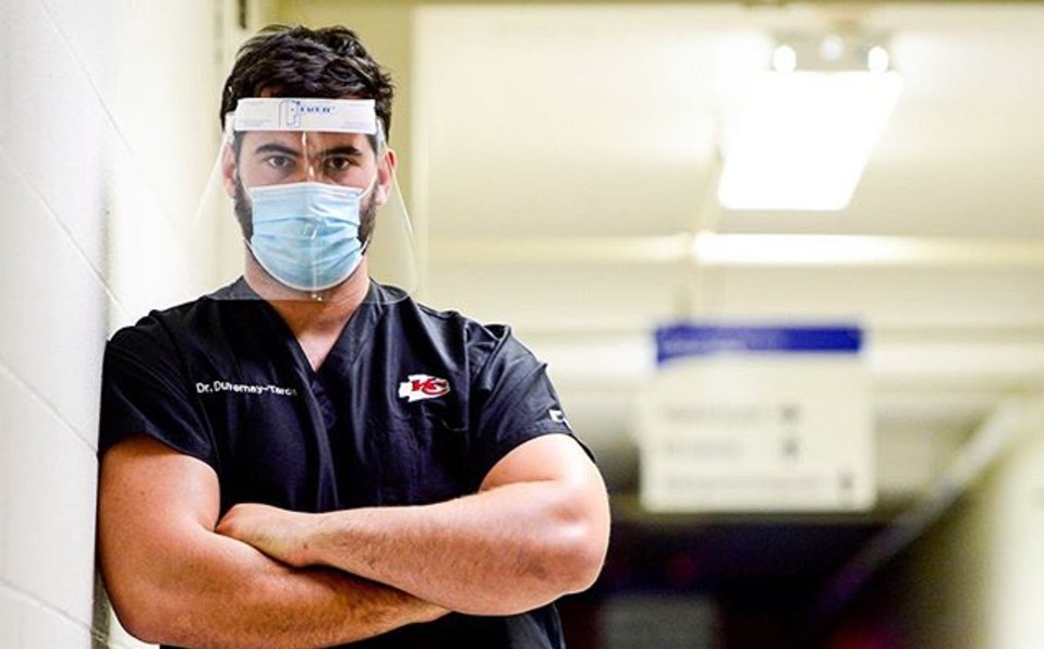 Laurent Duvernay-Tardif  ganó el Super Bowl y ahora está en las trincheras contra el coronavirus. Foto: IG laurentduvernaytardif