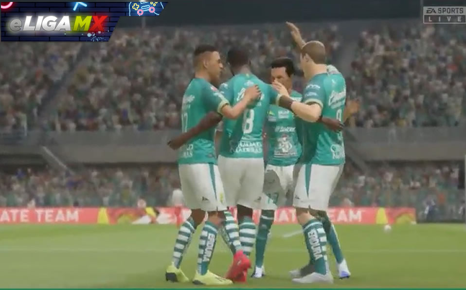 Las jugadas del partido virtual. (FIFA)