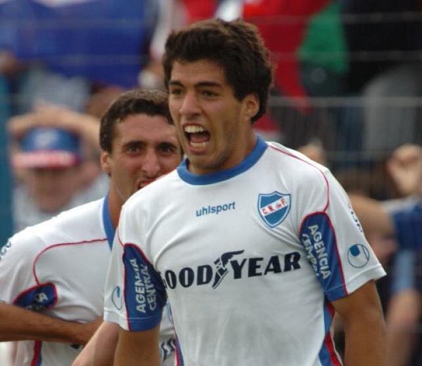 en 2005 debuta con Nacional, el club de sus amores en Uruguay (FOTOS: Twitter)