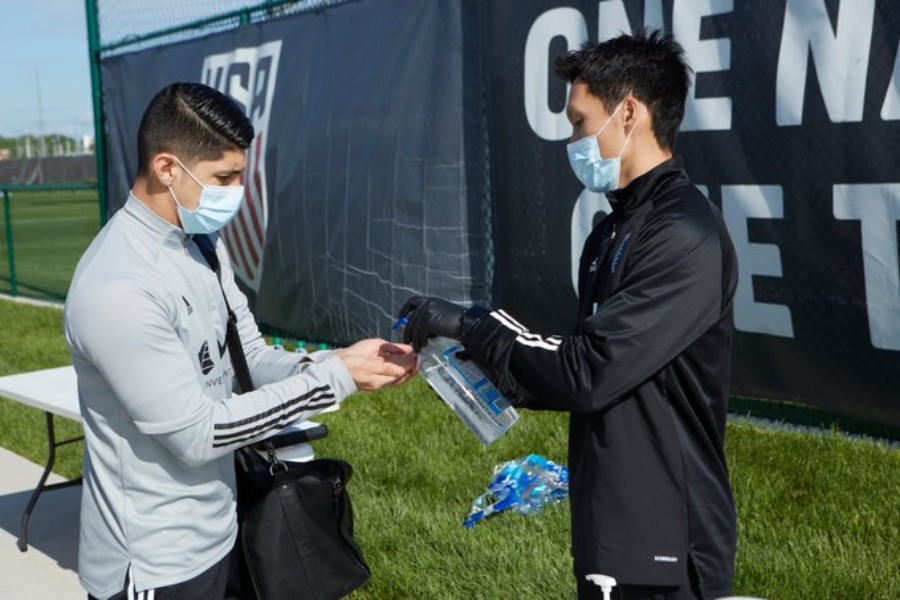 Pulido tomó todas las medidas de higiene para poder entrenar con su club. FOTO: @elmursouza