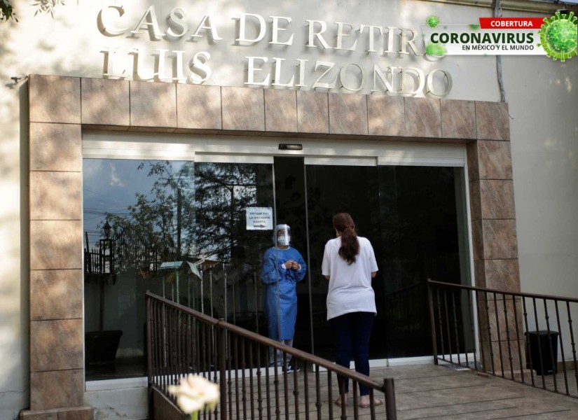 El asilo en Monterrey ha mantenido cerradas sus puertas en los últimos días. FOTO: Reuters.