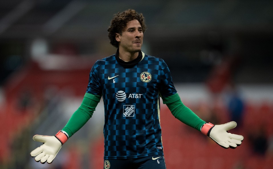 Guillermo Ochoa pidió a la FMF que ponga  especial atención a la saludo de los jugadores. Foto: Mexsport