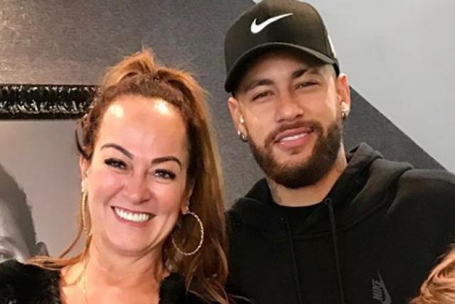 Neymar en una tierna postal con su madre.