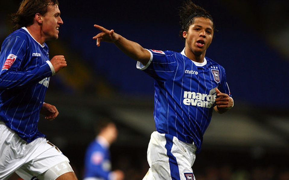 Buscando minutos, fue llevado a préstamo al Ipswich Town.