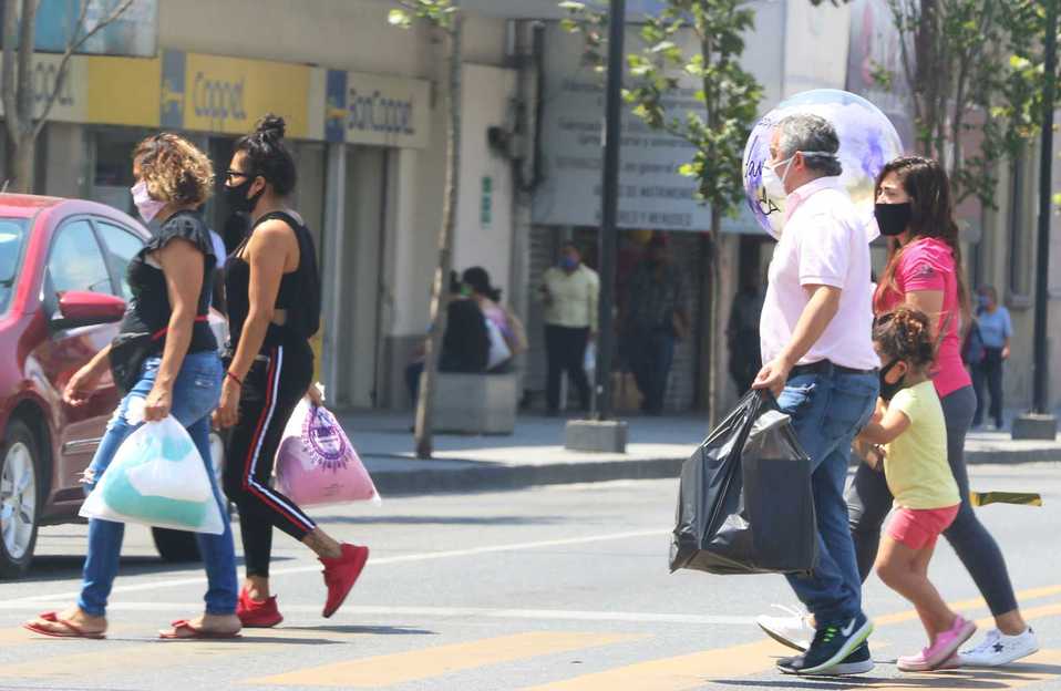 Regios rompieron la cuarentena para celebrar el Día de las Madres. (Foto: Milenio)