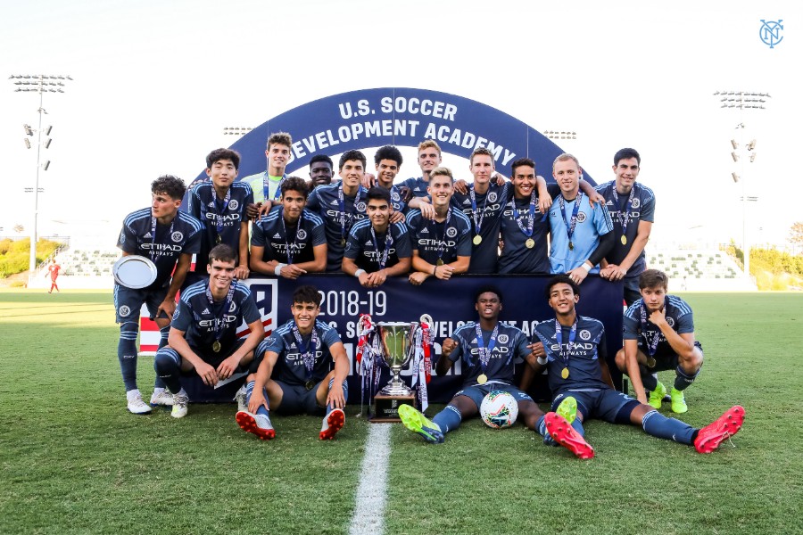 Muchos futbolistas que hoy militan en la MLS han surgido de la Academia de la Liga.