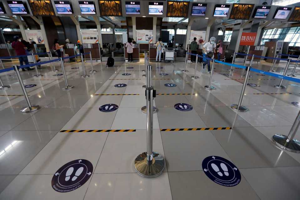 El aeropuerto de Yakarta luce vacío- (Foto. Reuters)