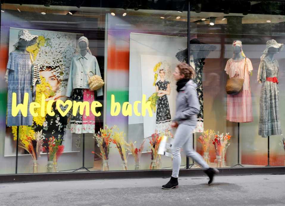 Las tiendas de Zúrich le dan la bienvenida a sus clientes. (Foto: Reuters)