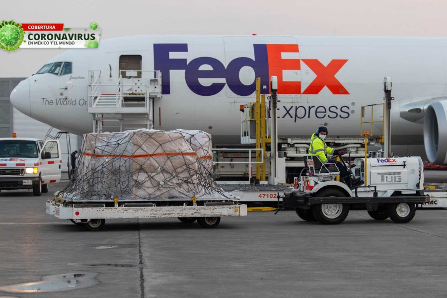 El vuelo aterrizó en el Aeropuerto Internacional de Toluca. FOTO: Notimex.