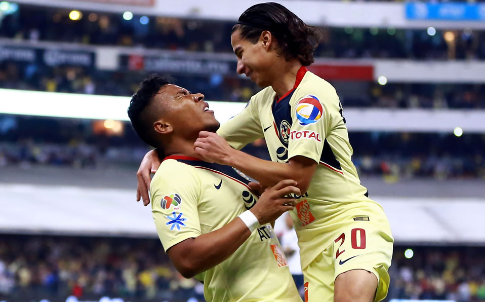 Diego Lainez junto a Roger Martínez jugando con América. (Imago7)