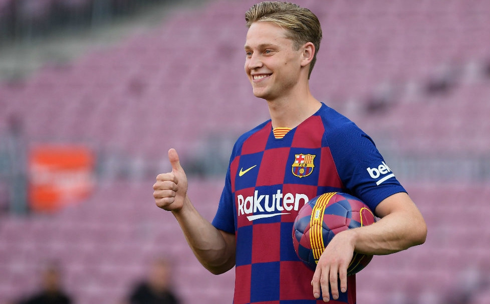Frenkie de Jong se reencontró con sus compañeros en los entrenamientos del Barcelona. Foto: AFP