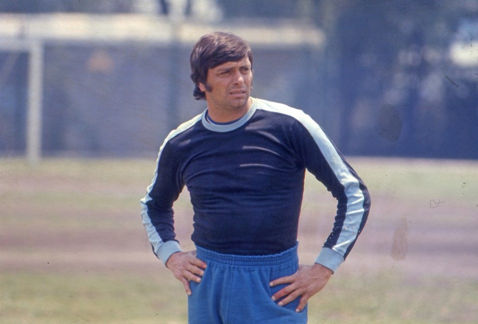 Miguel Marín | Portero | Es uno de los mejores arqueros en la historia de la Liga MX, con la Máquina ganó cinco títulos de liga.