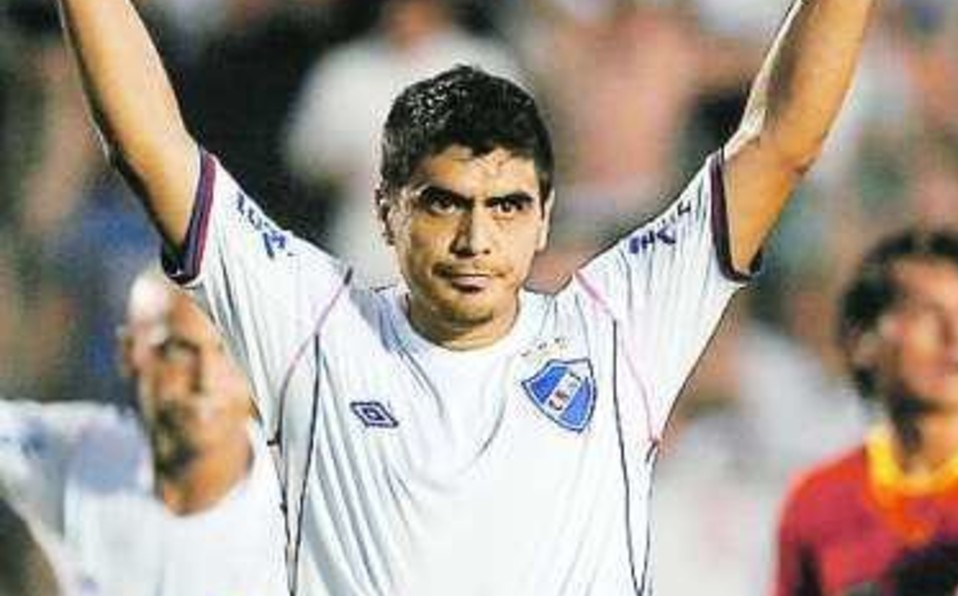 Dejó al club un año después y fue hasta el 2008-2009 que pudo ser campeón con el Huracán en Uruguay. (Twitter)
