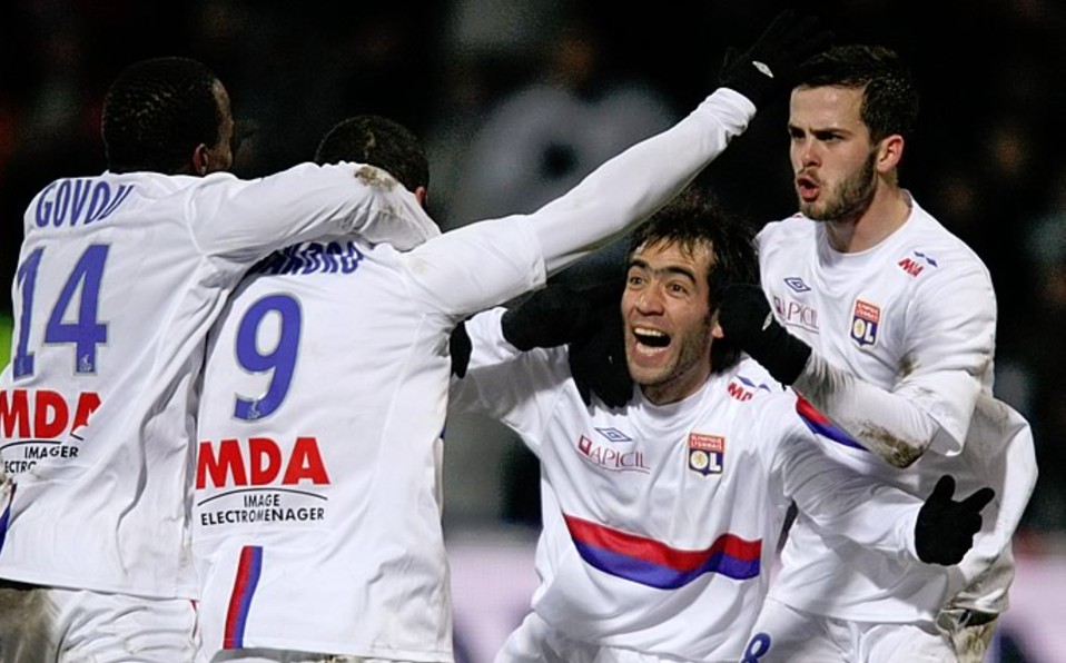 Se despidió en el 2007. Brincó a Francia con el Lyon para ganar la Ligue 1 y la Copa de Francia. (@Lyon)