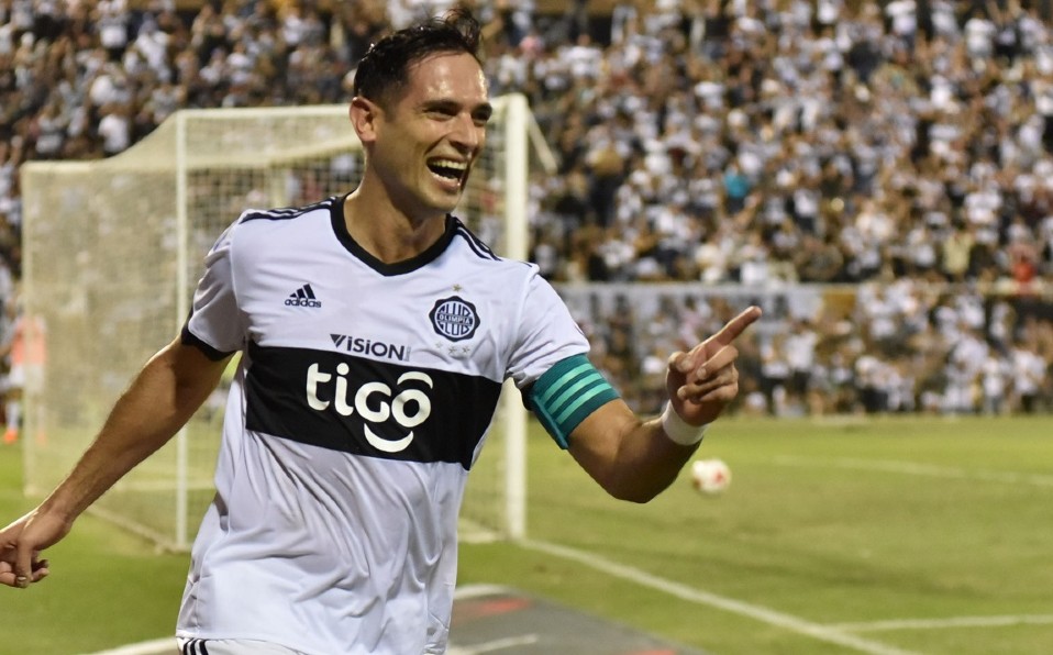 Regresó a su país y no solo se coronó una vez, sino que fue tetracampeón con el Olimpia A18, C18, A19 y C19. (@olimpia)